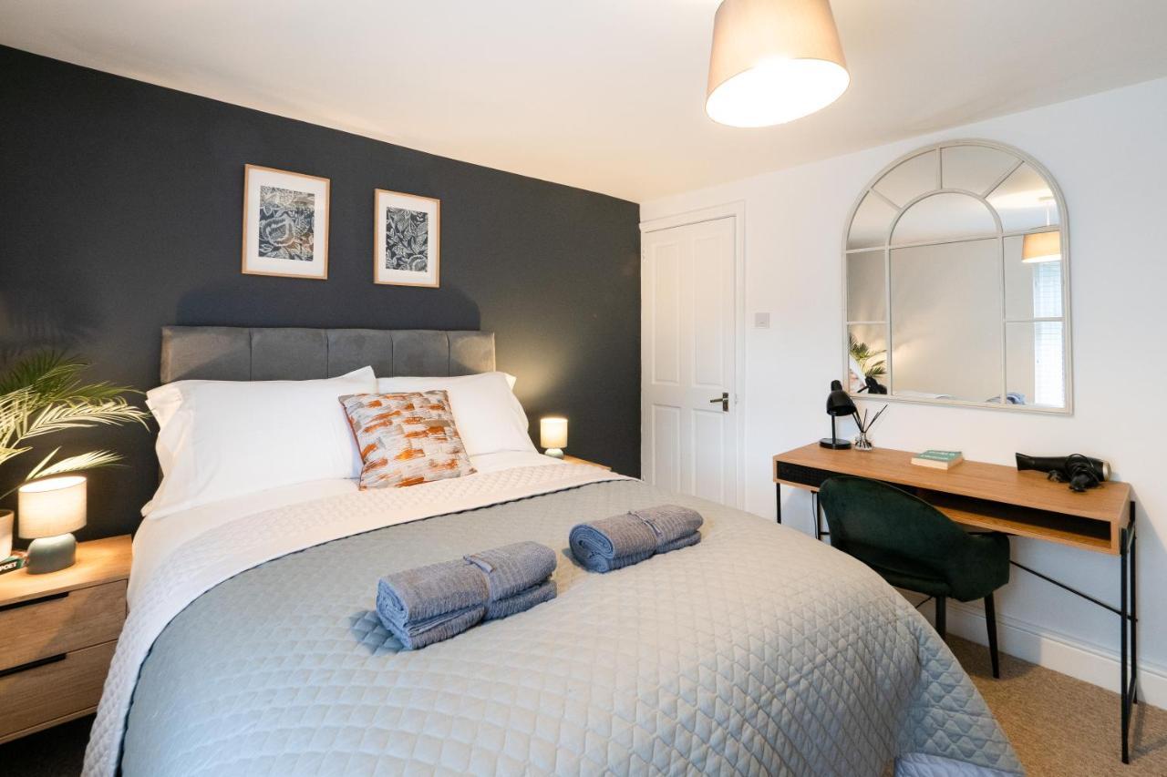Stunning 2-Bedroom Home In City Centre With Wi-Fi! ロイヤル・タンブリッジ・ウェルズ エクステリア 写真