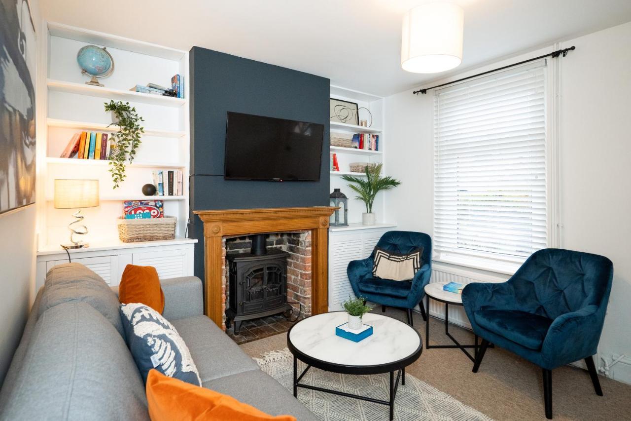 Stunning 2-Bedroom Home In City Centre With Wi-Fi! ロイヤル・タンブリッジ・ウェルズ エクステリア 写真