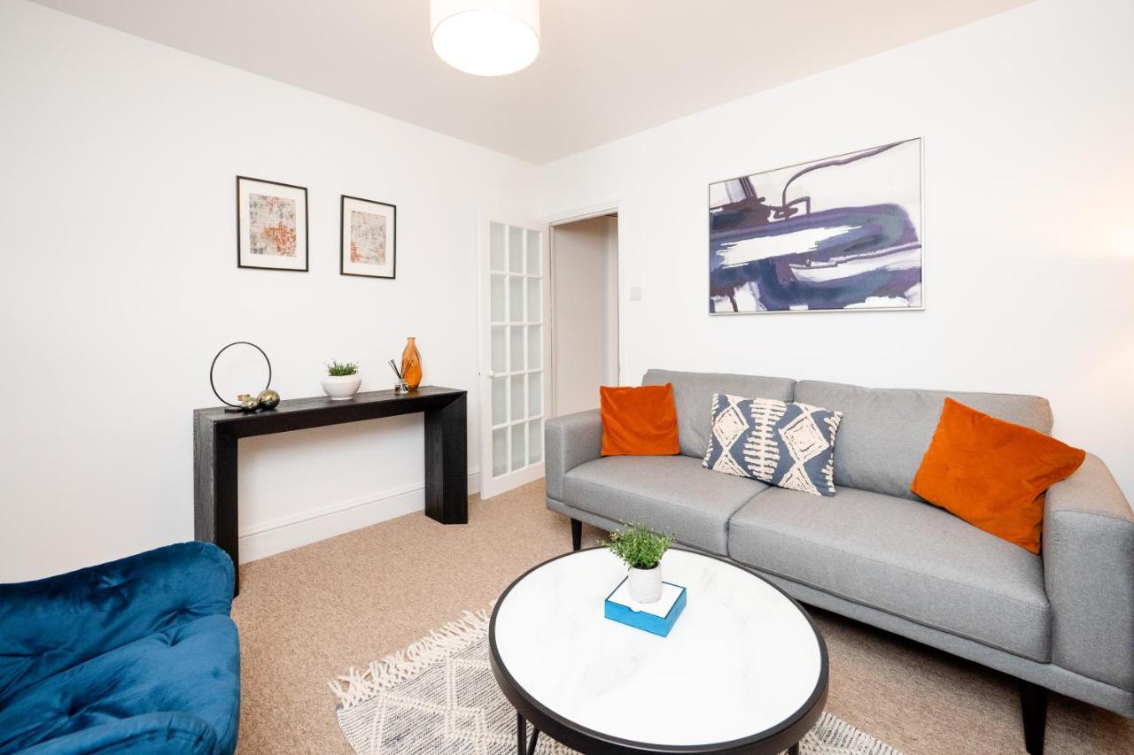 Stunning 2-Bedroom Home In City Centre With Wi-Fi! ロイヤル・タンブリッジ・ウェルズ エクステリア 写真