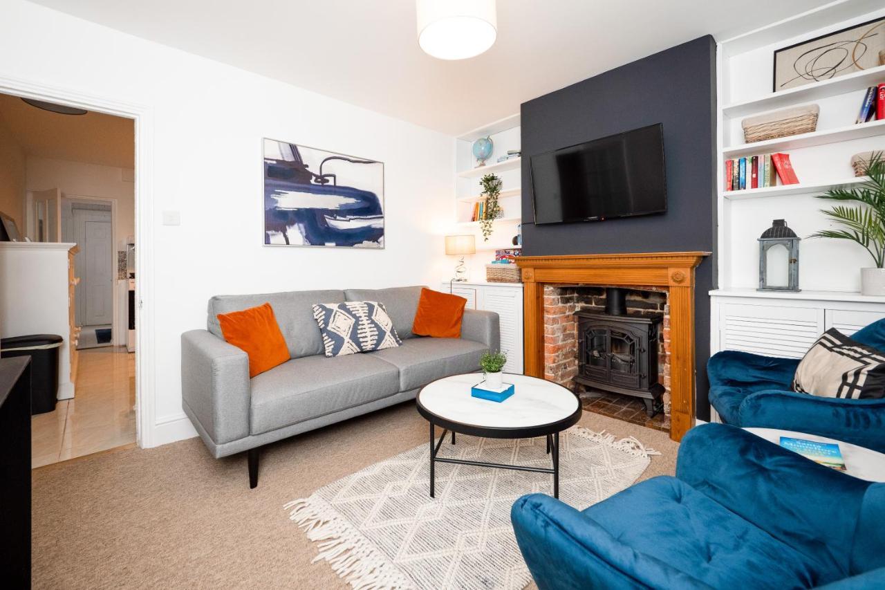 Stunning 2-Bedroom Home In City Centre With Wi-Fi! ロイヤル・タンブリッジ・ウェルズ エクステリア 写真