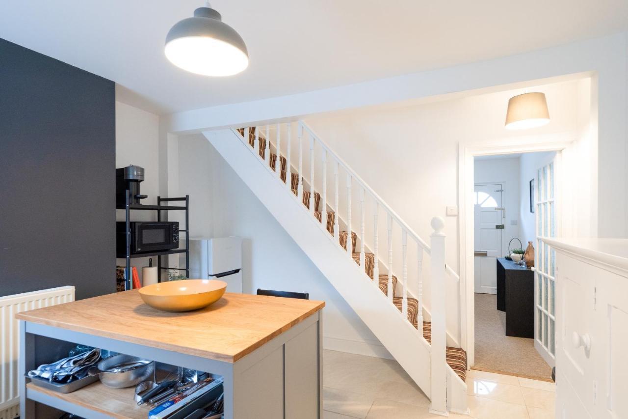 Stunning 2-Bedroom Home In City Centre With Wi-Fi! ロイヤル・タンブリッジ・ウェルズ エクステリア 写真