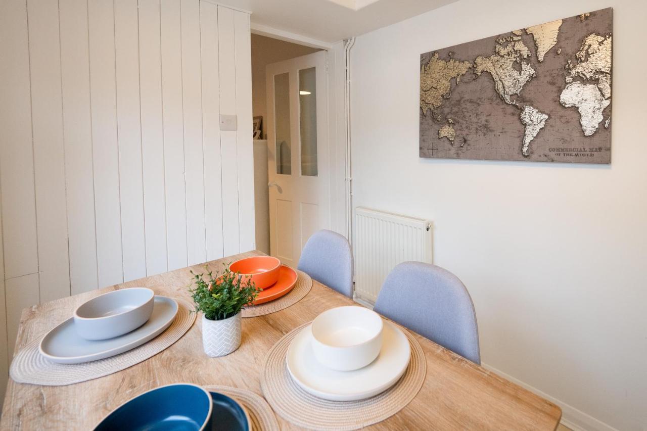 Stunning 2-Bedroom Home In City Centre With Wi-Fi! ロイヤル・タンブリッジ・ウェルズ エクステリア 写真