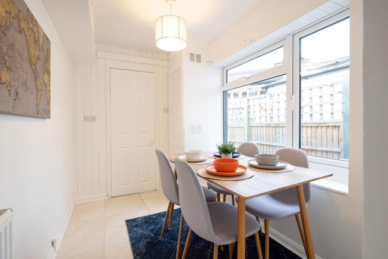 Stunning 2-Bedroom Home In City Centre With Wi-Fi! ロイヤル・タンブリッジ・ウェルズ エクステリア 写真